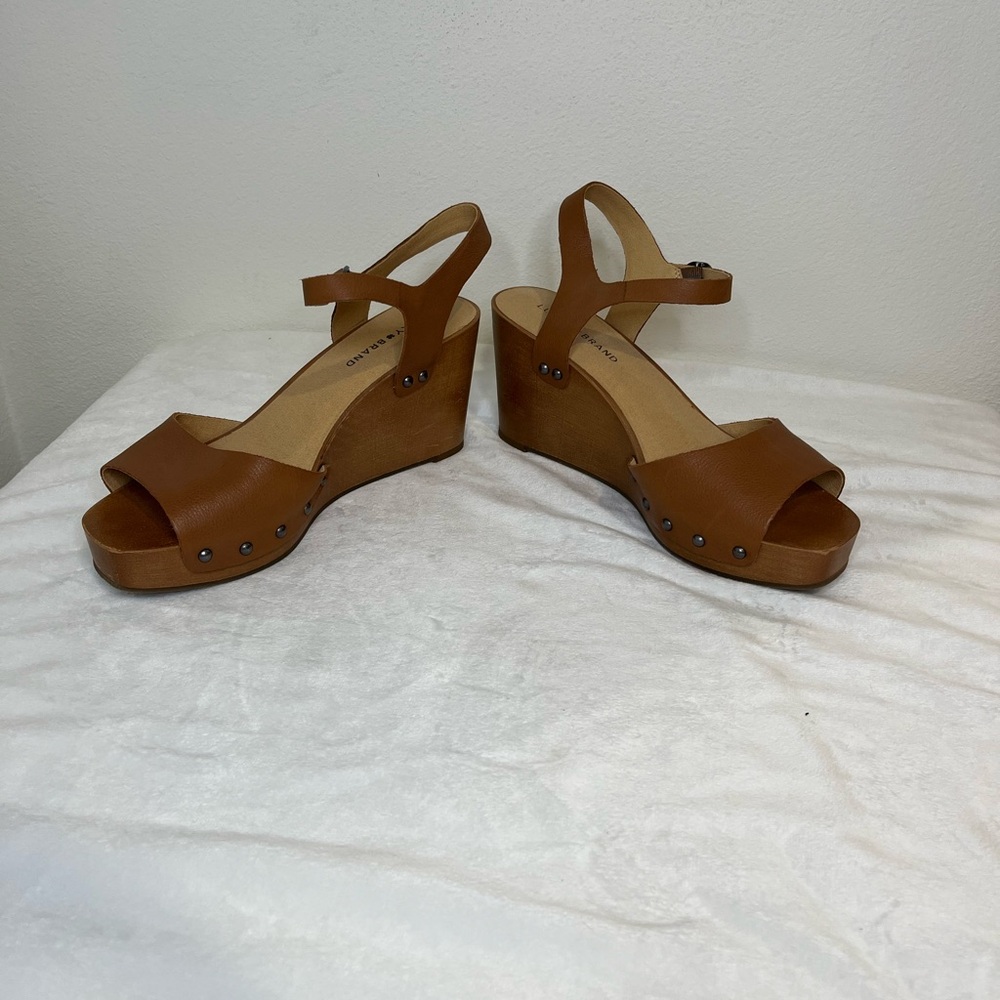 Lucky Brand wooden heel and leather caramel wedge shoe size 10